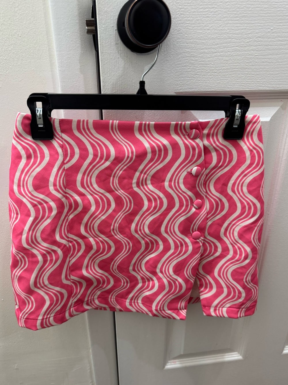 Pink Wave Print Button-Accent Mini Skirt